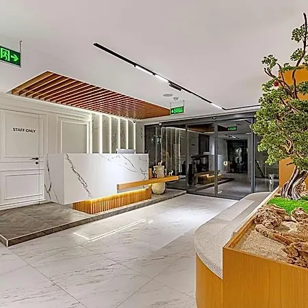 Dulcet Hotel *