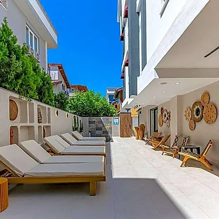 Dulcet Hotel